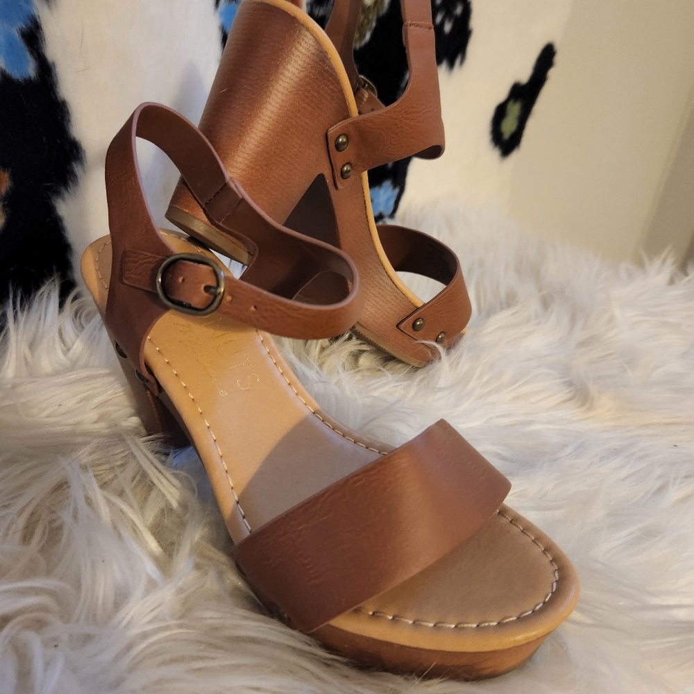 Coconuts by Matisse Womans Thick Heel Shoe